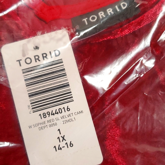❤️NWT VINTAGE TORRID CAMI - RED VELVET SWING TANK - CHRISTMAS HOLIDAY PLUS SIZE - Picture 4 of 12
